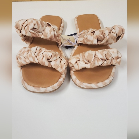 Universal Thread sandals - Picture 4 of 6